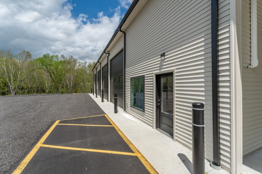 More Photos Of 186 Norwich rd, Plainfield Warehouse For Sale