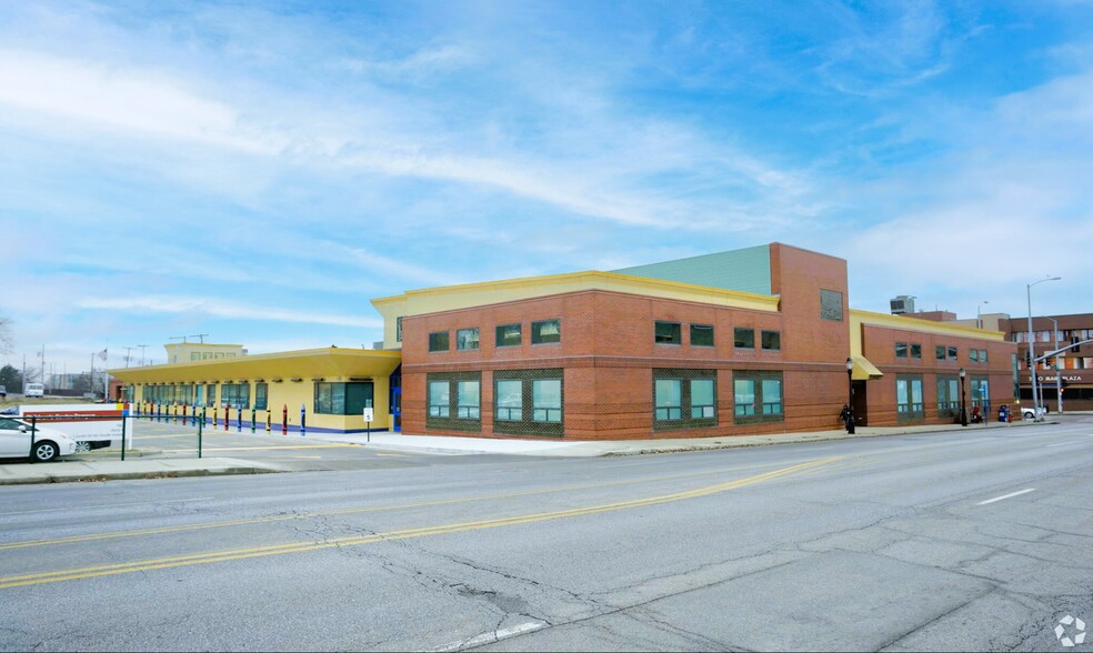 Primary Photo Of 3101 Main St, Kansas City Medical For Sale