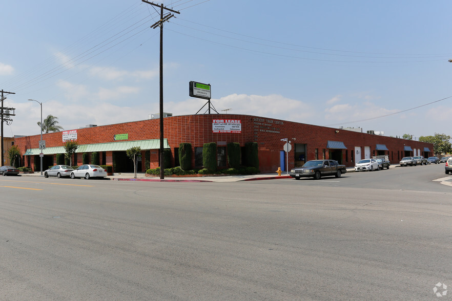 Primary Photo Of 13333-13345 Saticoy St, North Hollywood Warehouse For Lease