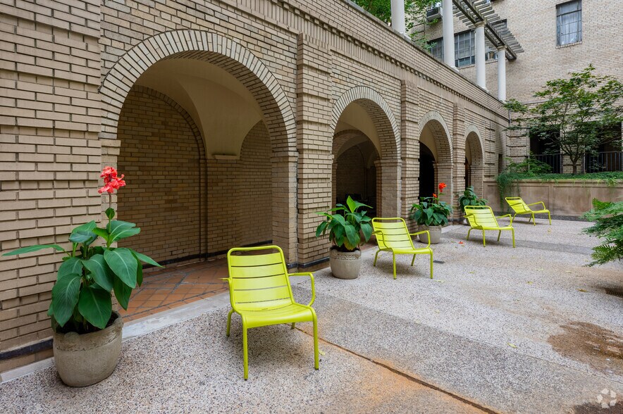 More Photos Of 332-350 W 57th St, New York Apartments For Sale