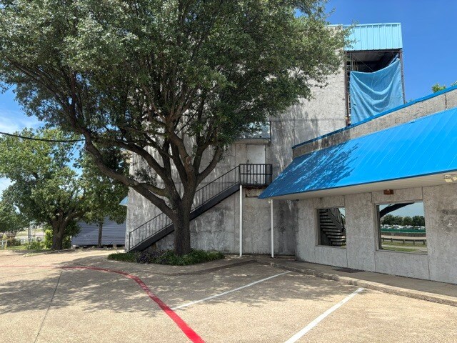 More Photos Of 4355 Interstate 30, Mesquite Office Residential For Lease
