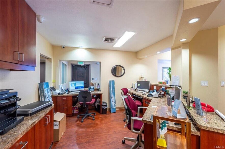 More Photos Of 1317-1319 N Main St, Santa Ana Storefront Retail Office For Sale