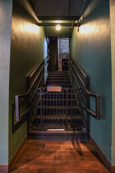 More Photos Of 109 S Main St, Gainesville Restaurant For Sale