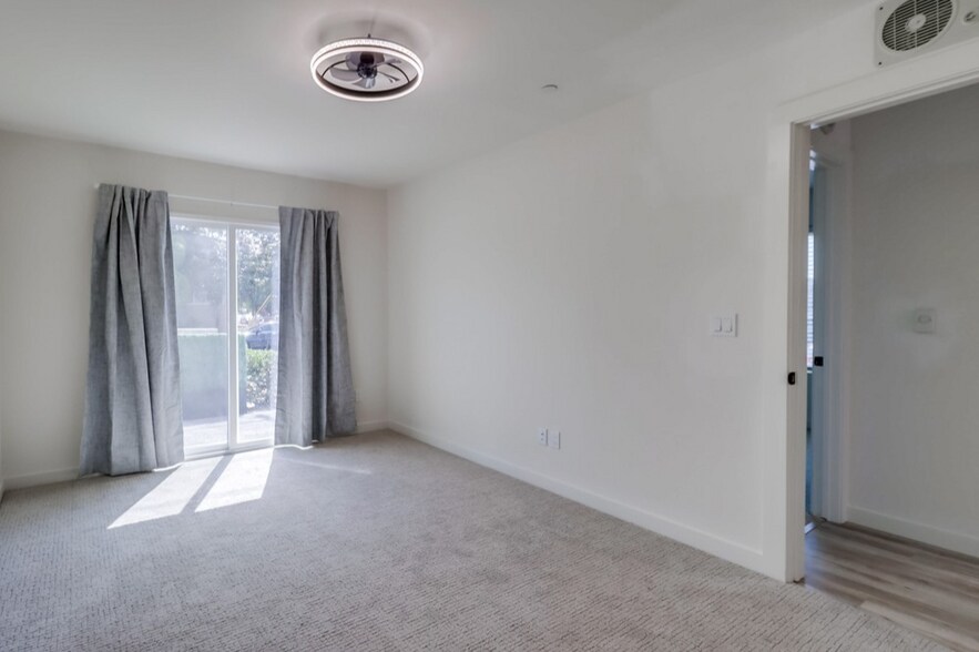 More Photos Of 1478 Hornblend St, San Diego Apartments For Sale