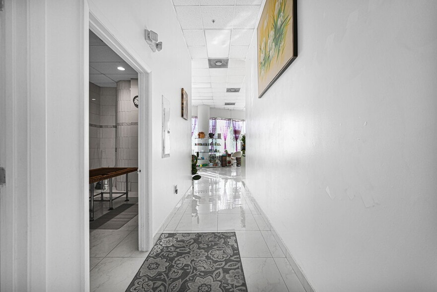 More Photos Of 2301 Wilton Dr, Wilton Manors Apartments For Sale