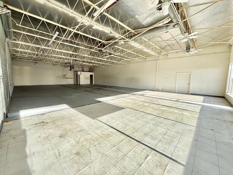 More Photos Of 3390-3424 S Market St, Redding Industrial For Lease