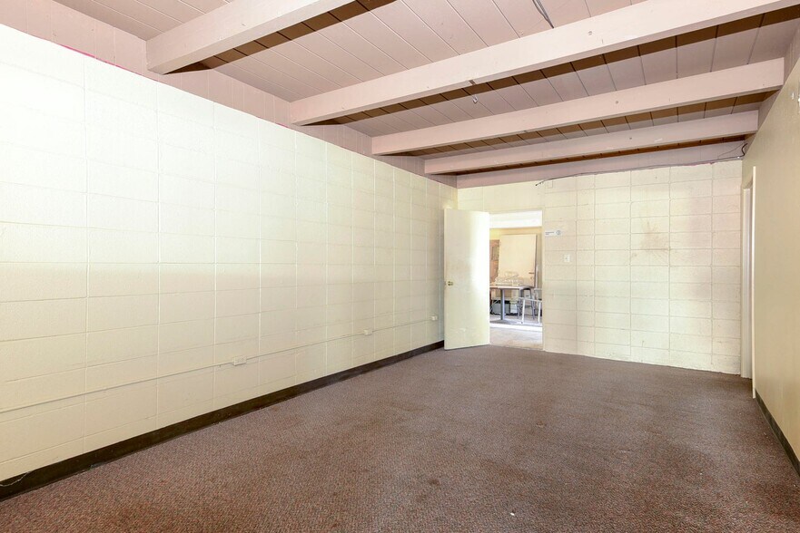 More Photos Of 14981 Mo - 13 Bus Highway, Branson West Restaurant For Sale