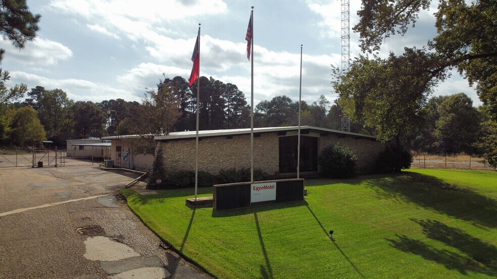 Primary Photo Of 700 SH 31, Kilgore Warehouse For Sale