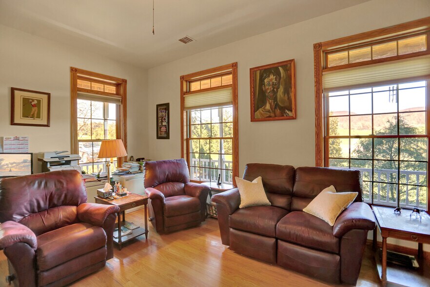 More Photos Of 600 Airport Dr, Mifflintown Flex For Sale
