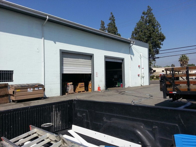 More Photos Of 1339-1341 W Brooks St, Ontario Warehouse For Lease