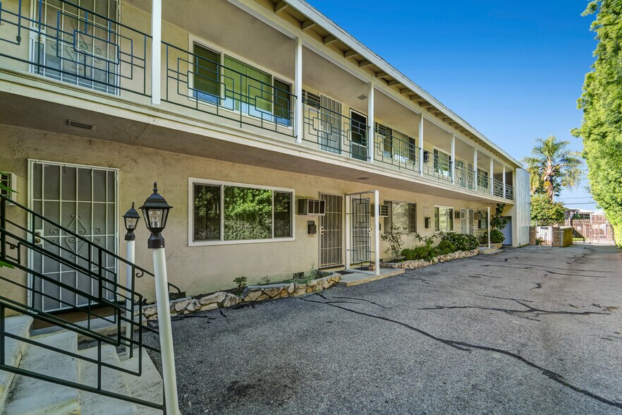 More Photos Of 14258 Dickens St, Sherman Oaks Apartments For Sale