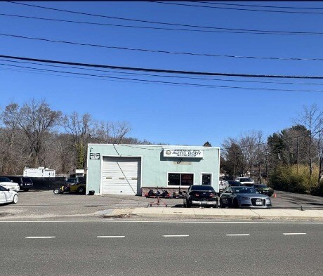 More Photos Of 419 W Main St, Smithtown Auto Repair For Sale