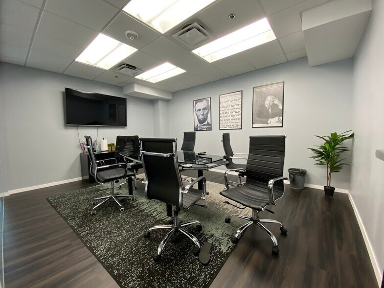 More Photos Of 14 NE 1st Ave, Miami Office For Sale