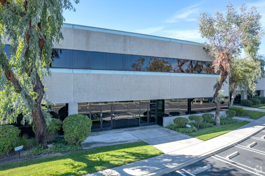 More Photos Of 2820-2834 La Mirada Dr, Vista Manufacturing For Lease