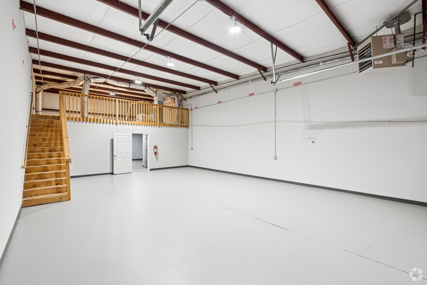 More Photos Of 105 Enterprise Dr, Cumming Unknown For Lease