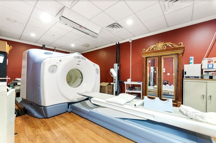 More Photos Of 230 E Ogden Ave, Hinsdale Medical For Lease