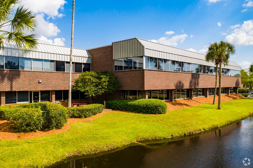 More Photos Of 10008 N Dale Mabry Hwy, Tampa Medical For Lease