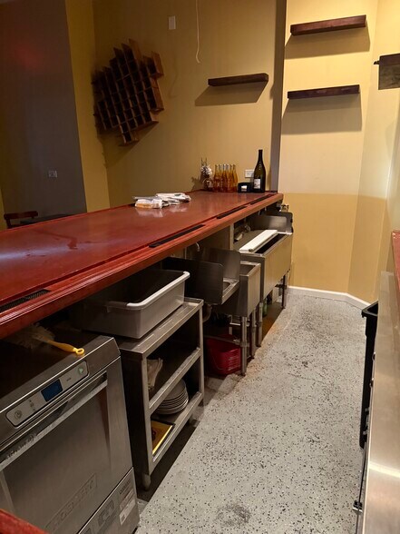 More Photos Of 550 Metropolitan Ave, Brooklyn Apartments For Lease