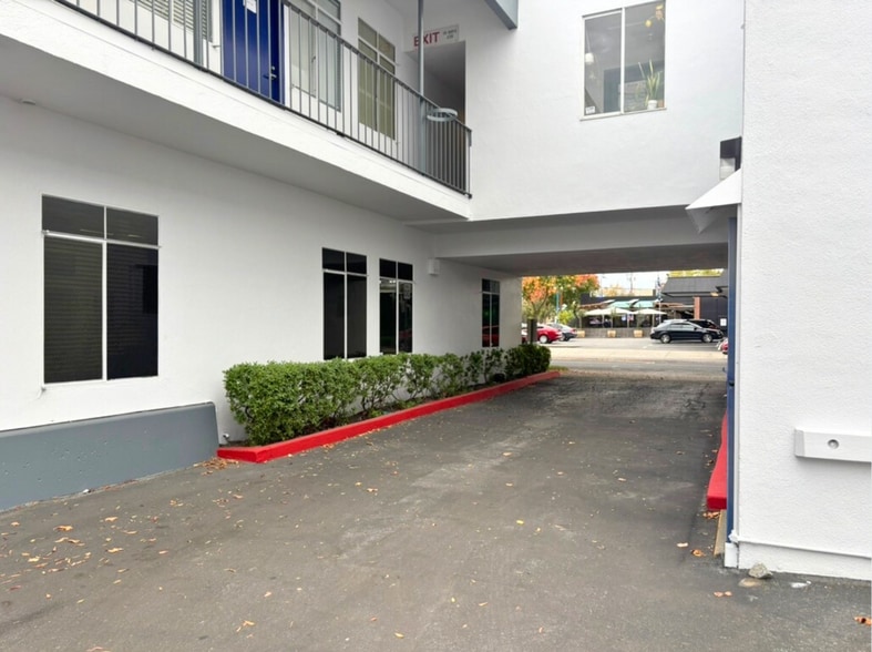 More Photos Of 930 Alhambra Blvd, Sacramento Office For Lease