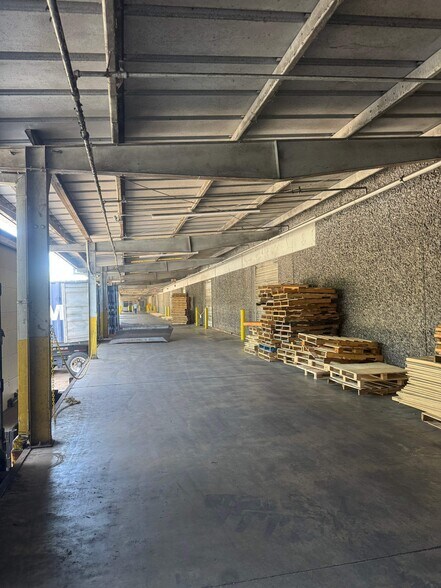 More Photos Of 600 Ellis Rd N, Jacksonville Warehouse For Lease
