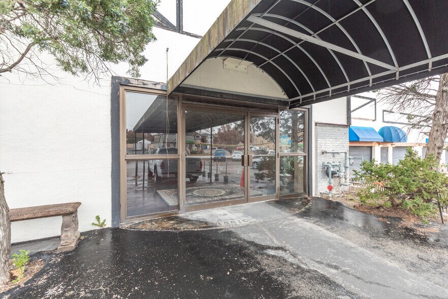 More Photos Of 3500 S Kingshighway Blvd, Saint Louis Auto Repair For Sale
