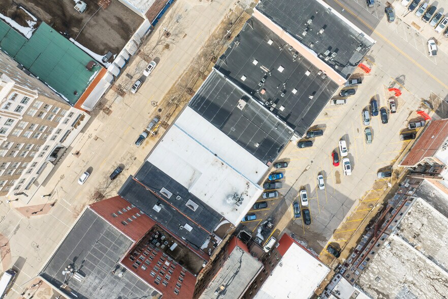 More Photos Of 212-218 E 4th St, Waterloo Loft Creative Space For Sale