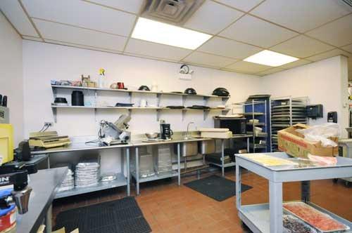 More Photos Of 7280 W Devon Ave, Chicago Restaurant For Lease