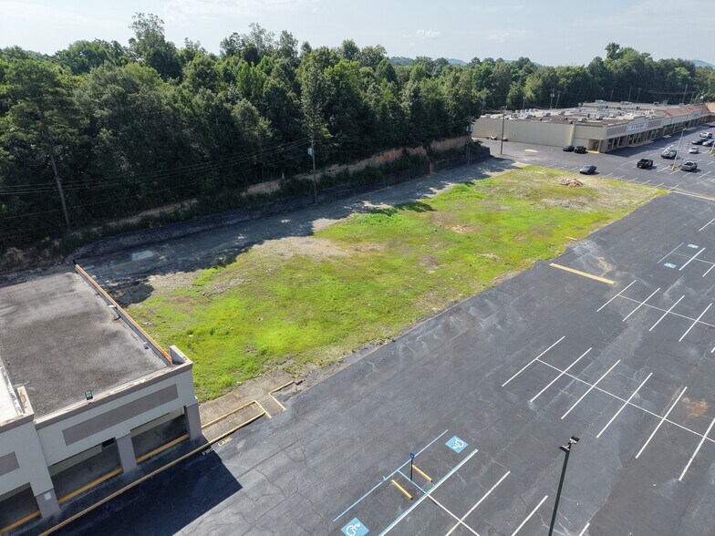 More Photos Of 2337-2375 1st St NE, Center Point Unknown For Lease