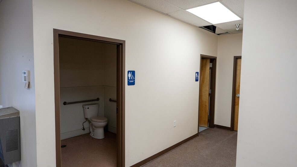 More Photos Of 425 W 800 N, Salt Lake City Manufacturing For Sale