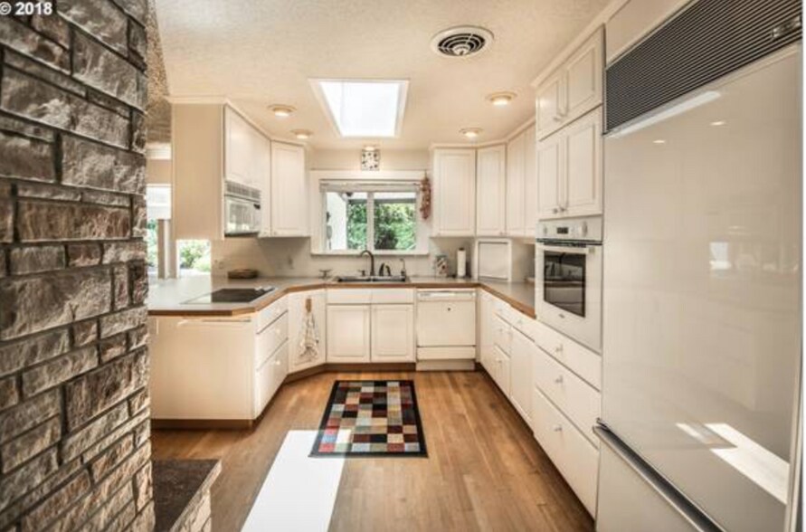 More Photos Of 13140 SE Flavel St, Portland Schools For Lease