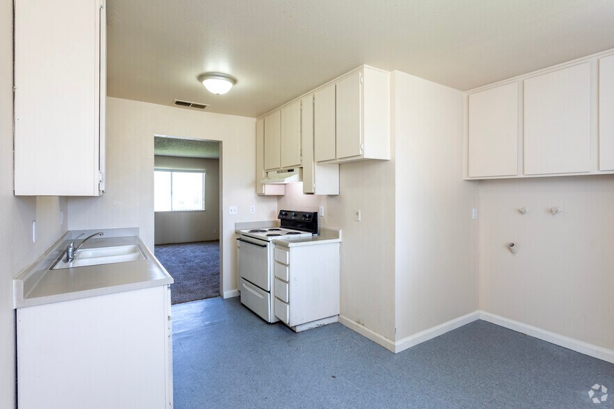 More Photos Of 1905 E Pontiac Way, Fresno Apartments For Sale