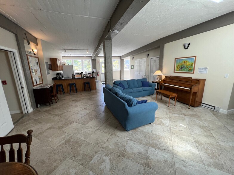 More Photos Of 69 Johnson St, Lubec Hotel For Sale