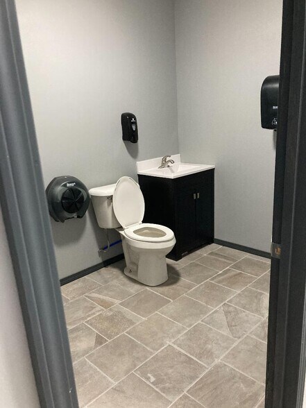 More Photos Of 1607 Lake Ave, Storm Lake Medical For Sale