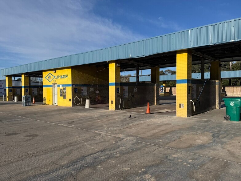 More Photos Of 952 S Commercial St, Aransas Pass Carwash For Sale