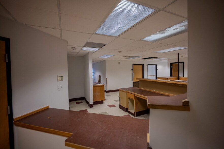 More Photos Of 605 Parfet St, Lakewood Medical For Sale