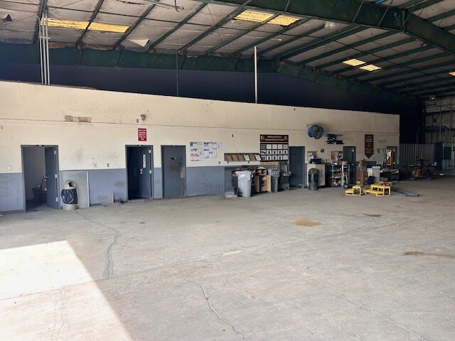 More Photos Of 19254 Highway 12 E, Kosciusko Distribution For Lease