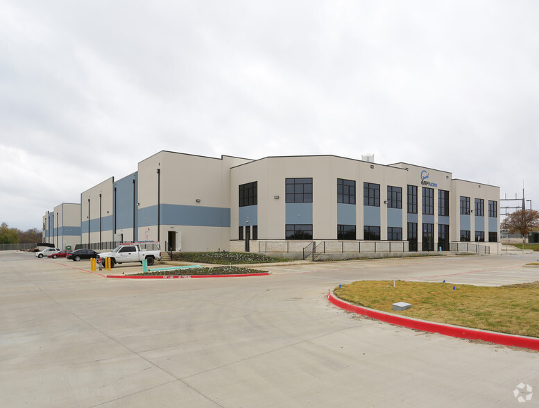 Primary Photo Of 5260 Valley View Ln, Irving Office For Lease