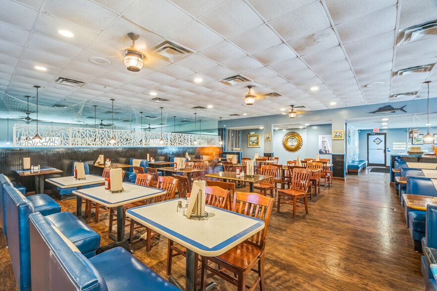 More Photos Of 1520 N Wesleyan Blvd, Rocky Mount Restaurant For Sale