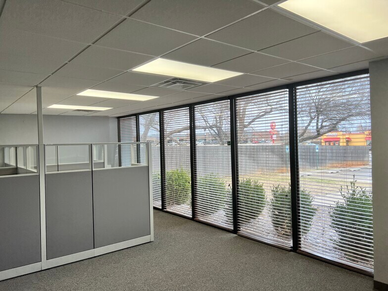More Photos Of 6300 NW Expressway, Oklahoma City Medical For Sale