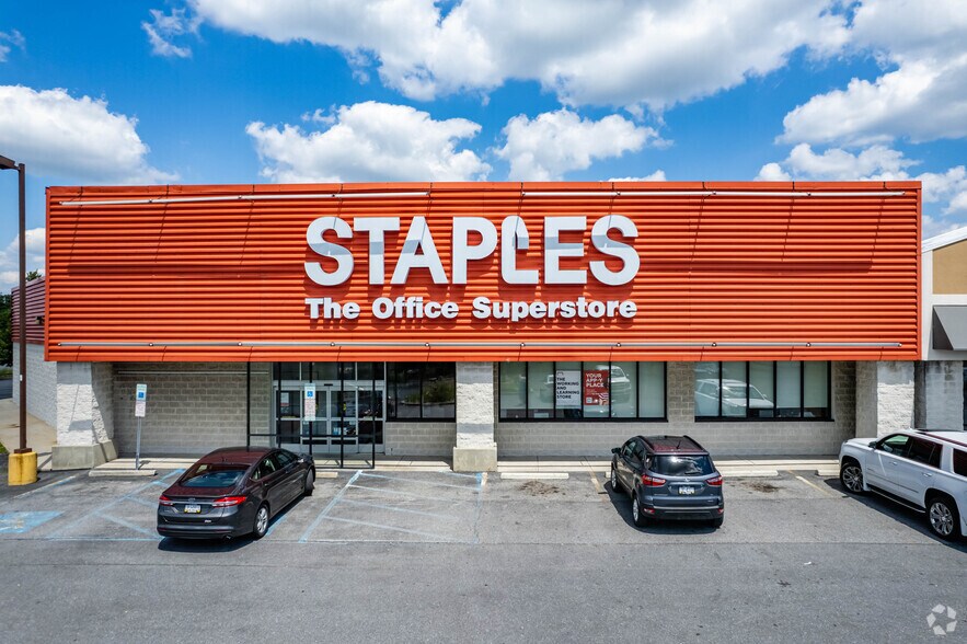 More Photos Of 590-594 Galleria Dr, Johnstown General Retail For Sale