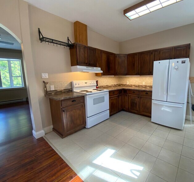 More Photos Of 1121 Old Lakelse Lake Dr, Terrace Apartments For Sale