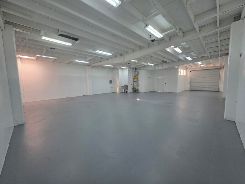 More Photos Of 3771 Las Flores Ct, Los Angeles Flex For Lease