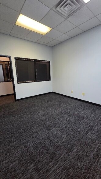 More Photos Of 4670 Polaris Ave, Las Vegas Office For Lease