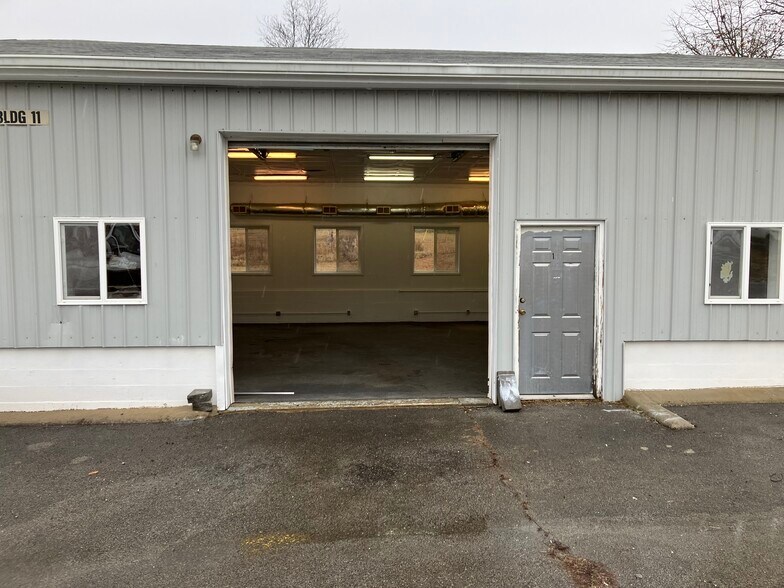 More Photos Of 2043 Highway 70 W, Dickson Unknown For Lease