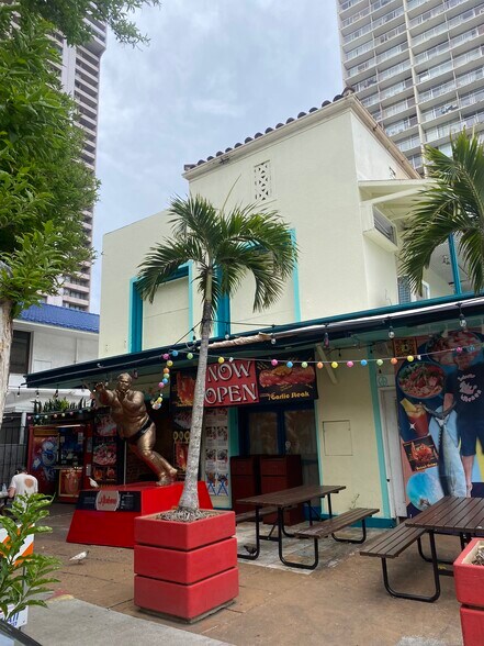 More Photos Of 353 Royal Hawaiian Ave, Honolulu Freestanding For Lease