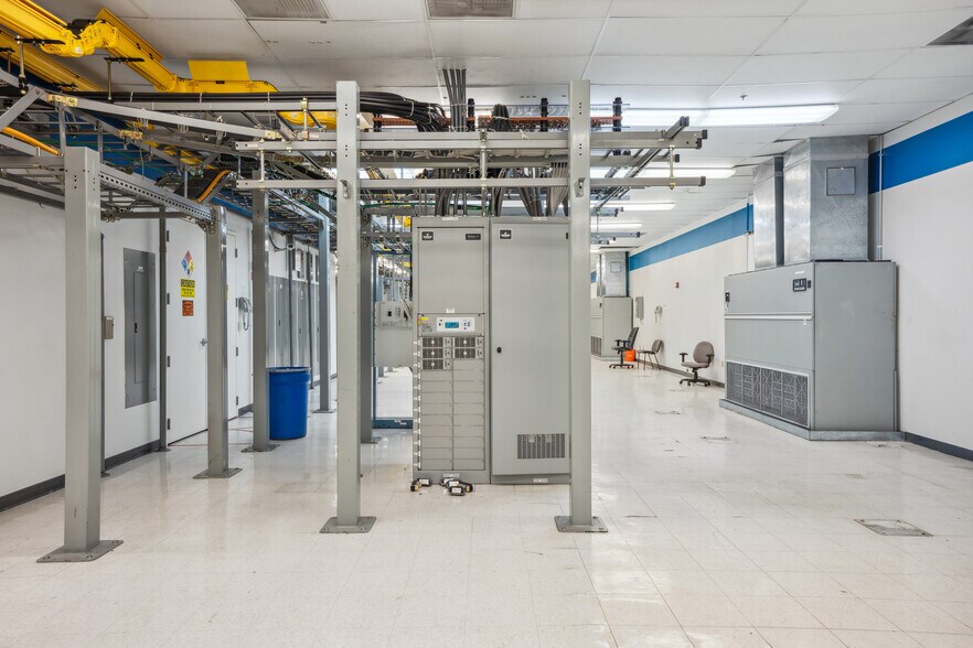 More Photos Of 6440-6490 Shellmound St, Emeryville Telecom Hotel Data Hosting For Lease