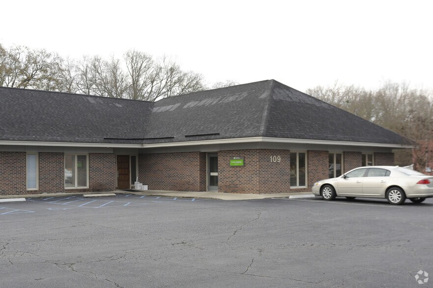 More Photos Of 109 Fleetwood Dr, Easley Office For Lease