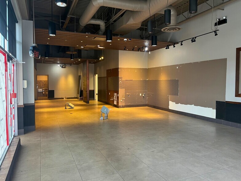 More Photos Of 2231 Louie Dr, Westbank Unknown For Lease