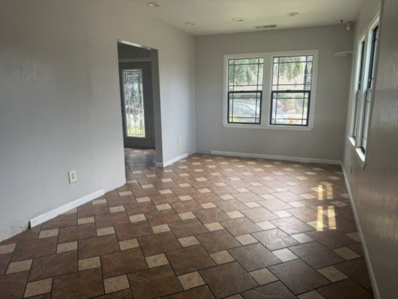 More Photos Of 1003 A St, Tracy Freestanding For Sale