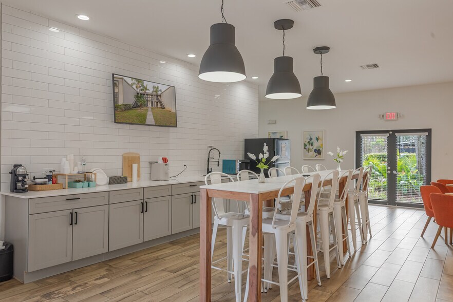 More Photos Of 2690 Drew St, Clearwater Apartments For Sale